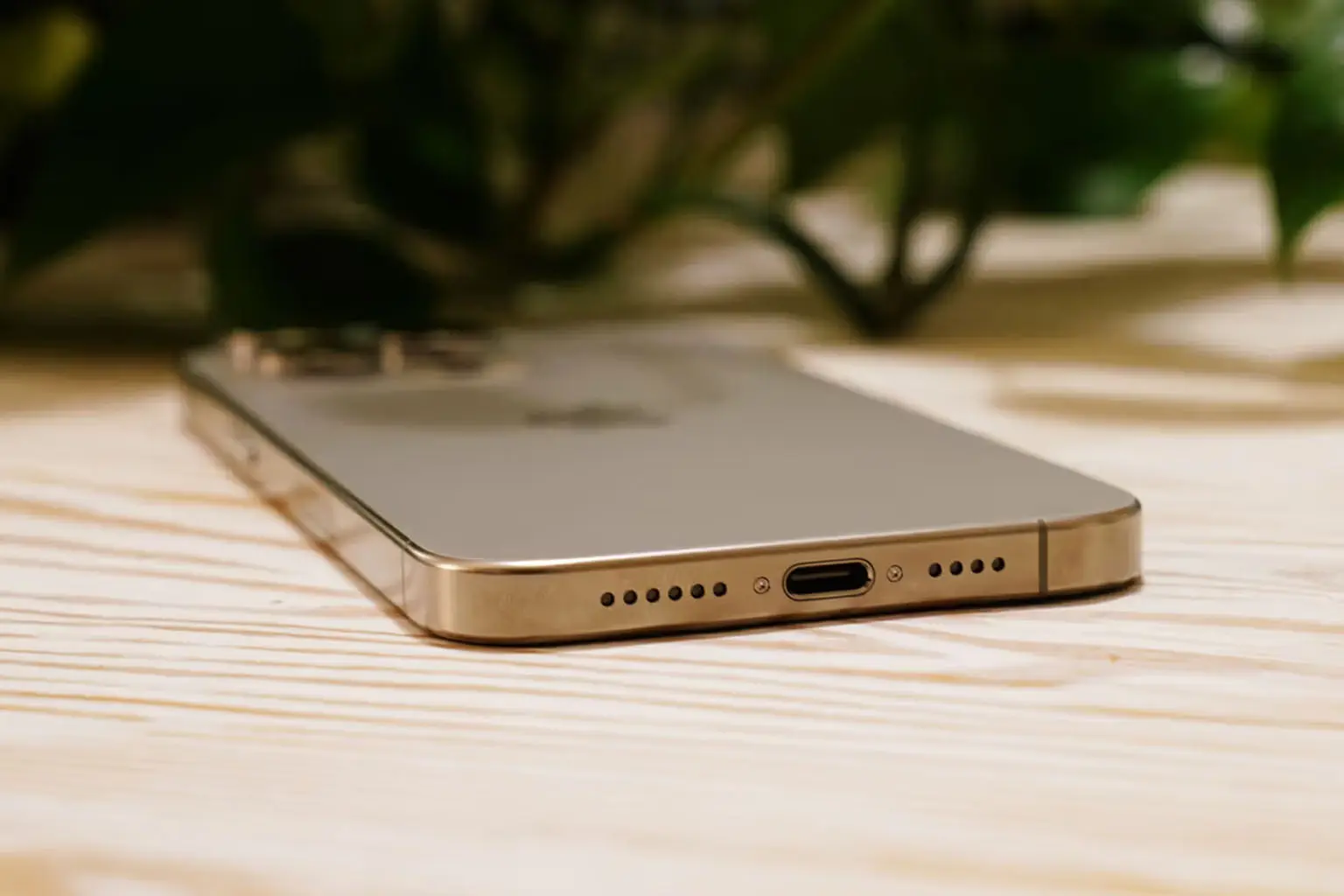 Titânio vs Liga de Alumínio em iPhones: Principais Diferenças Materiais Explicadas
